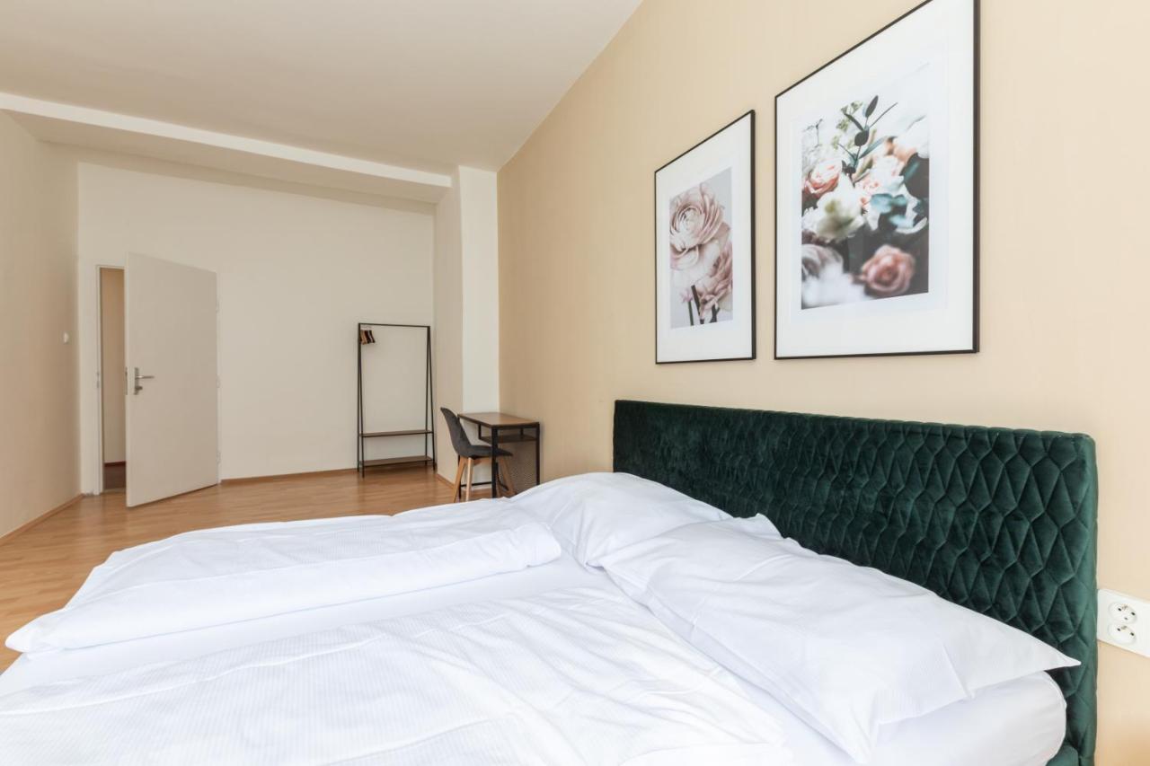 Riben House * Praag